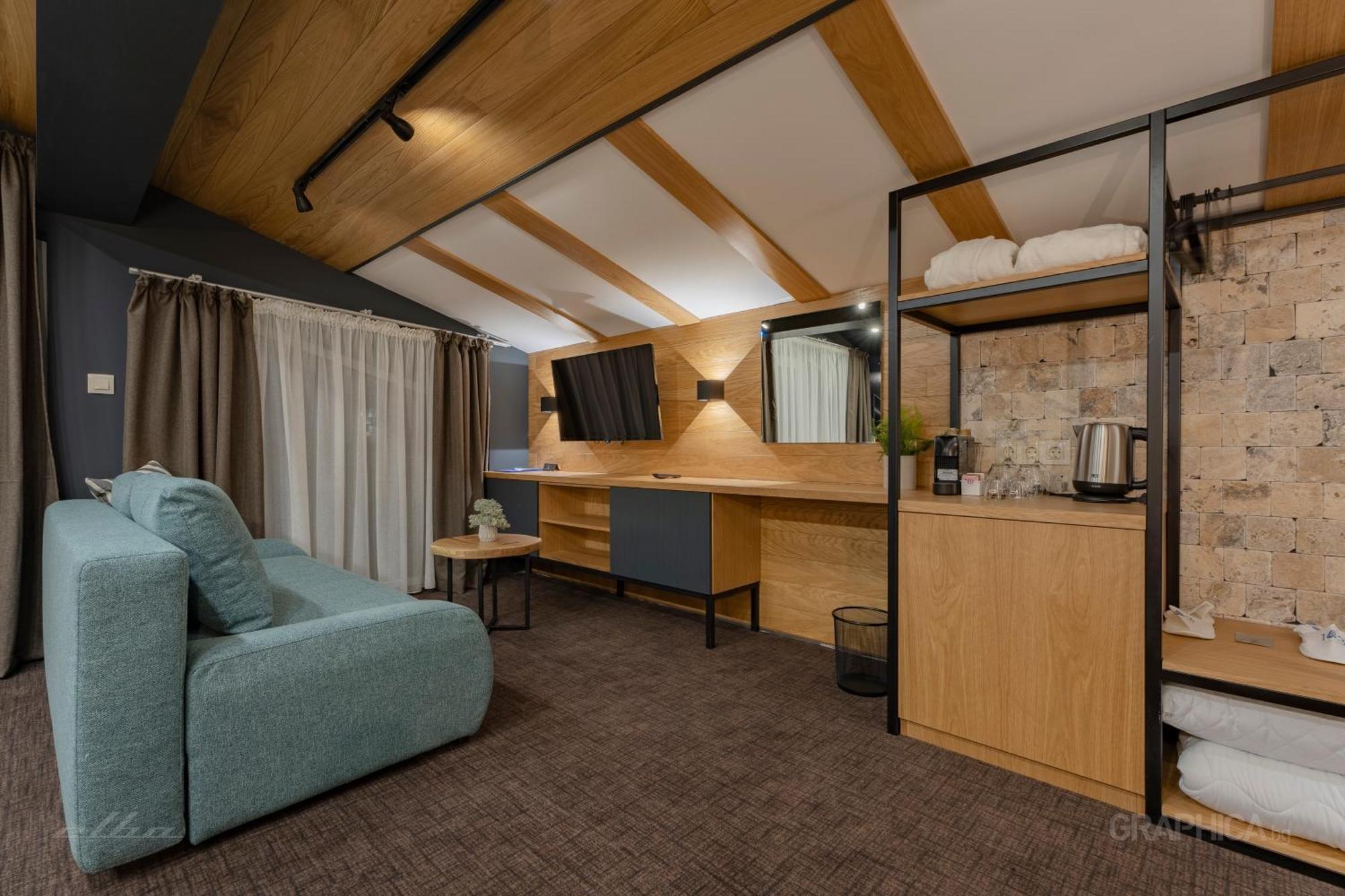 103 View Park 4* Panicişte