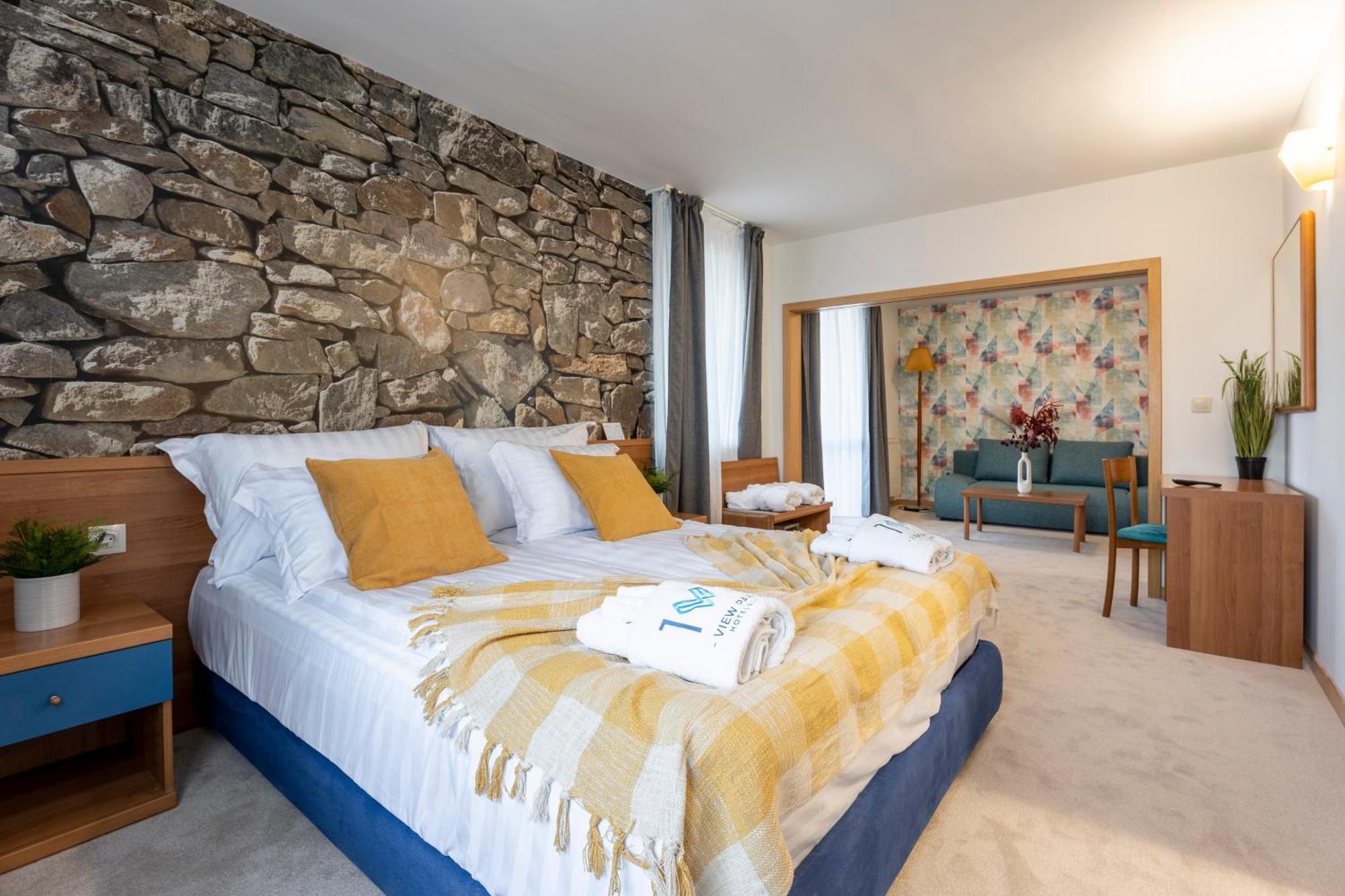 103 View Park Hotel 4*