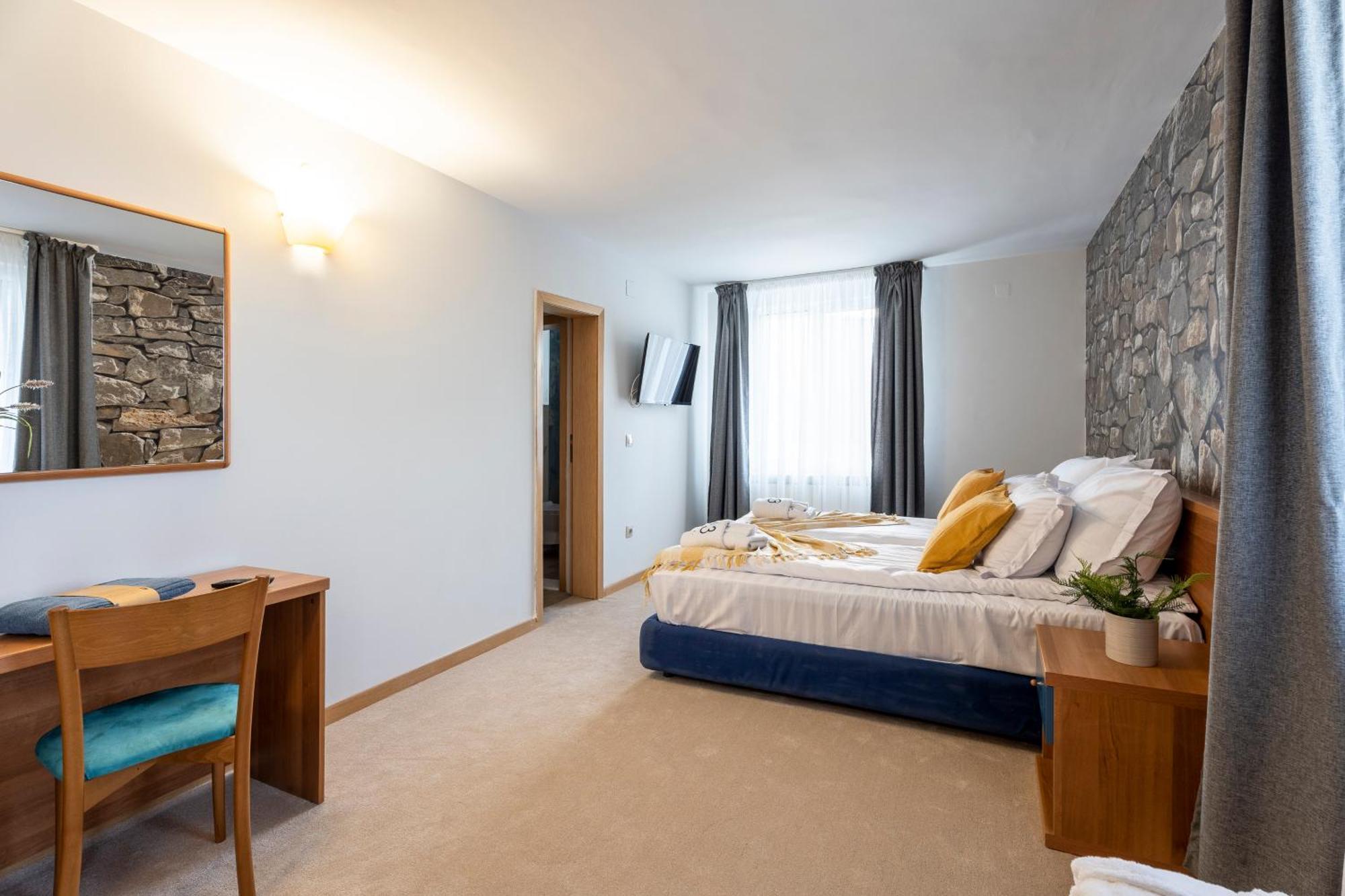 Hotel 103 View Park 4*